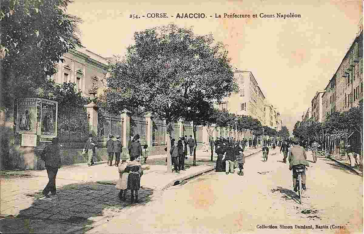 Ajaccio. La Préfecture et Cours Napoléon