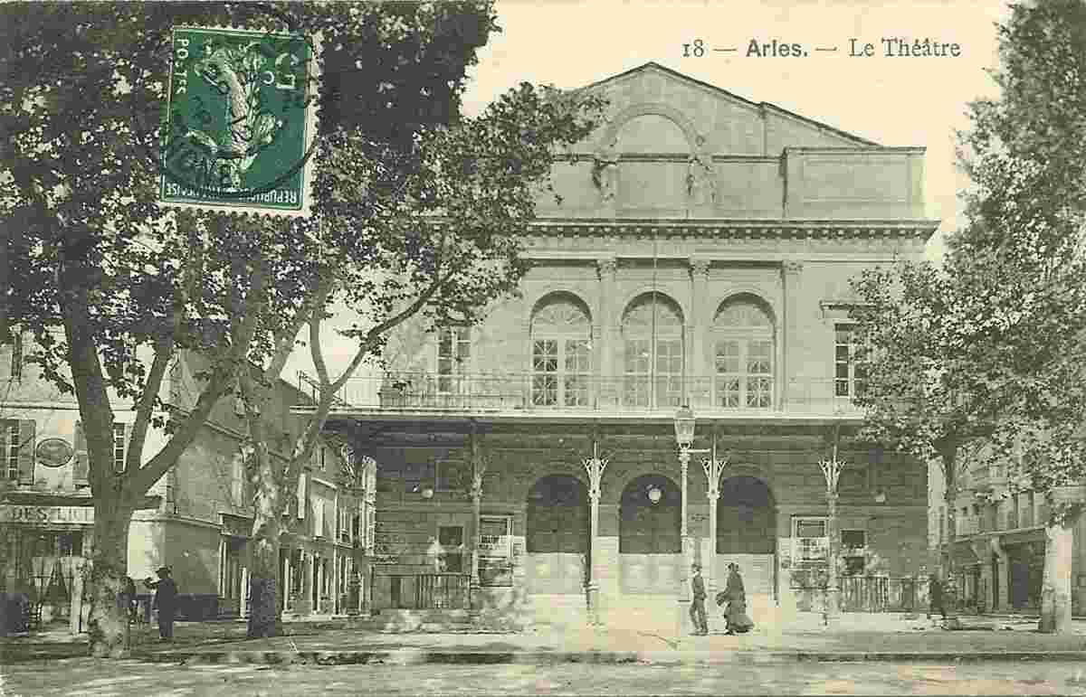 Arles. Le Théâtre