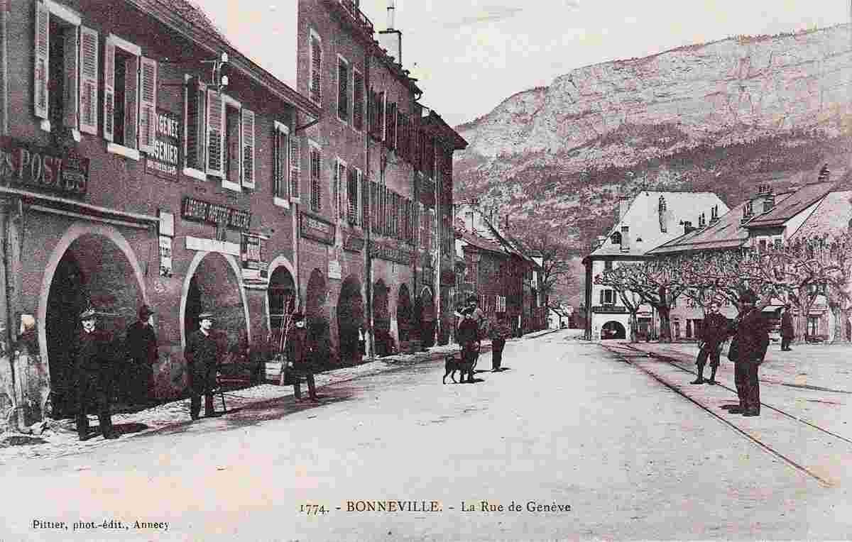 Bonneville. Rue de Genève