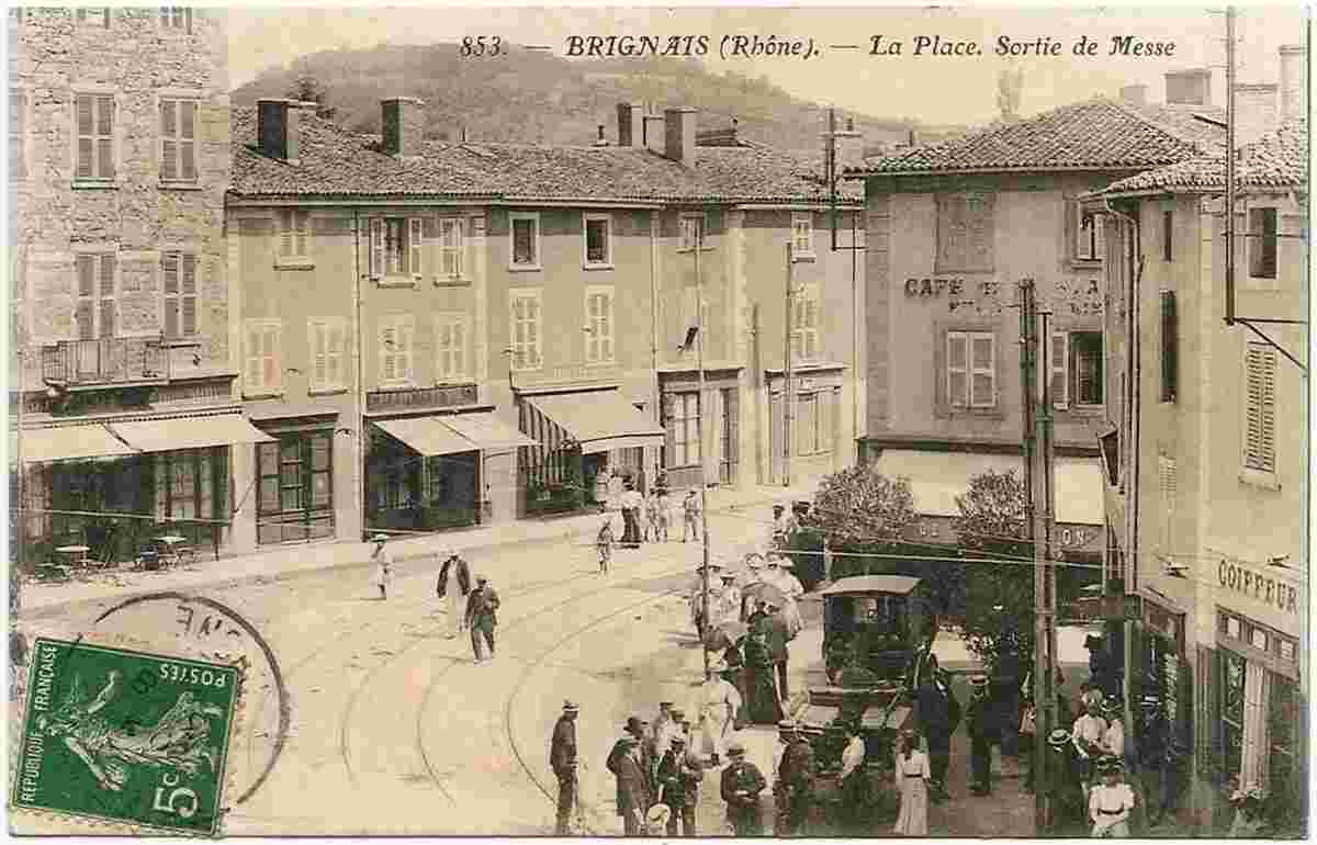 Brignais. La Place, Sortie de Messe, 1911