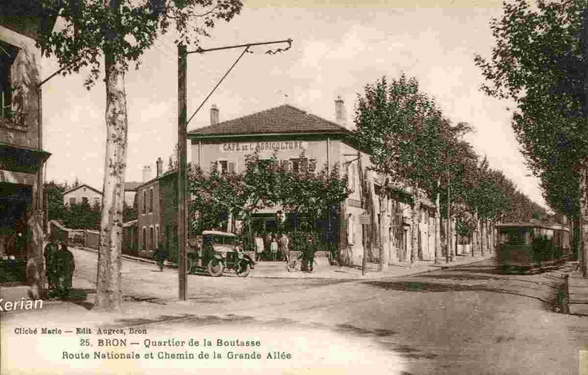 Bron. Quartier de la Boutasse - Route Nationale et Chemin de la Grande Allée, Tramway