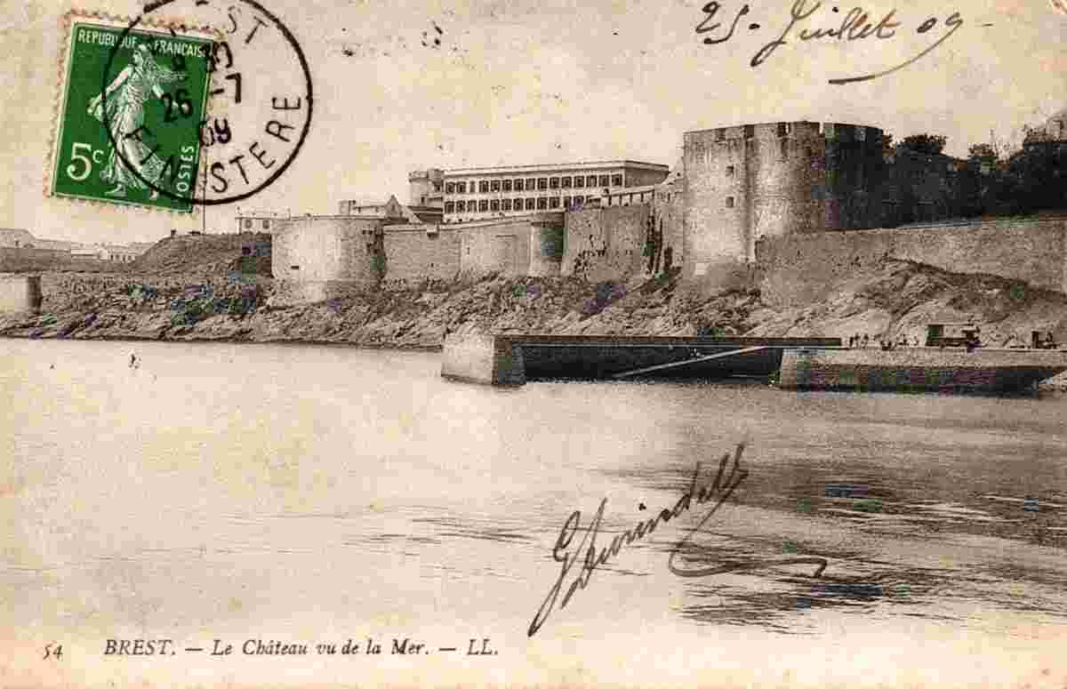 Brest. Le Château vu de la Mer, 1909
