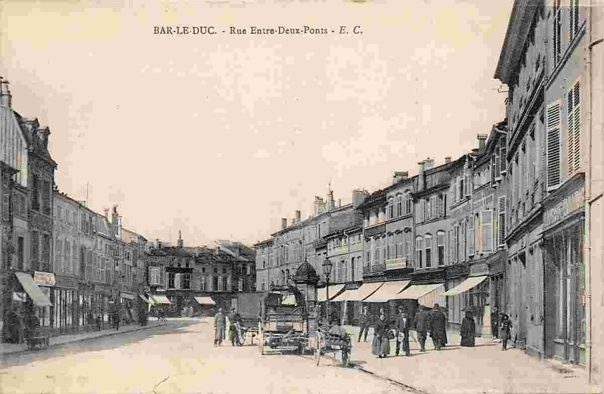 Bar-le-Duc. Rue Entre Deux-Ponts