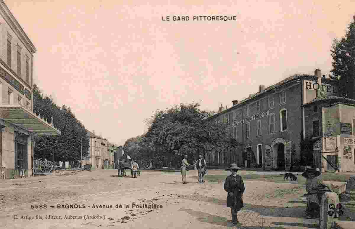 Bagnols-sur-Cèze. Avenue de la Poulagière, Hôtel des Trois Pigeons