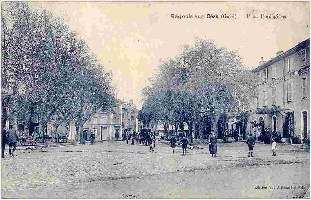 Bagnols-sur-Cèze. Place Poulières, Hôtel Robert Molimard
