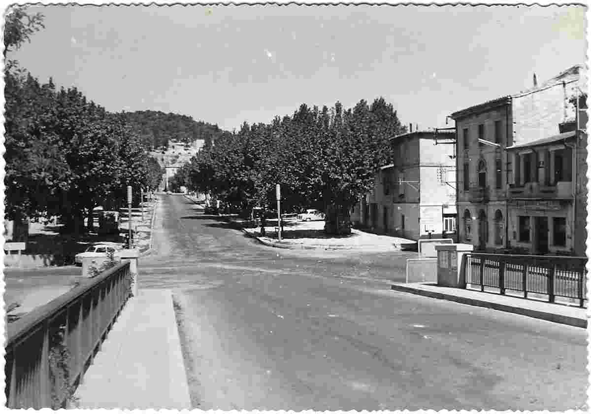 Beaucaire. Boulevard Maréchal