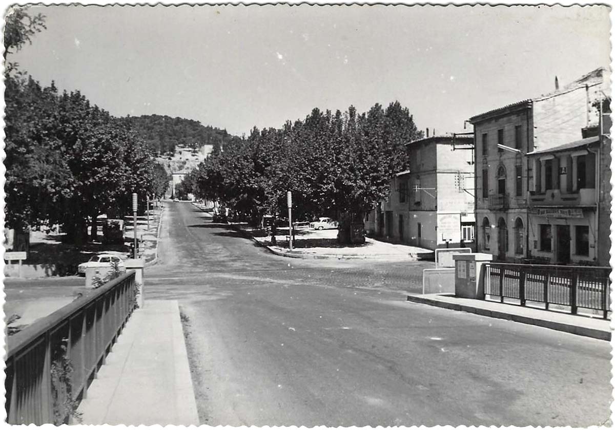 Beaucaire. Boulevard Maréchal