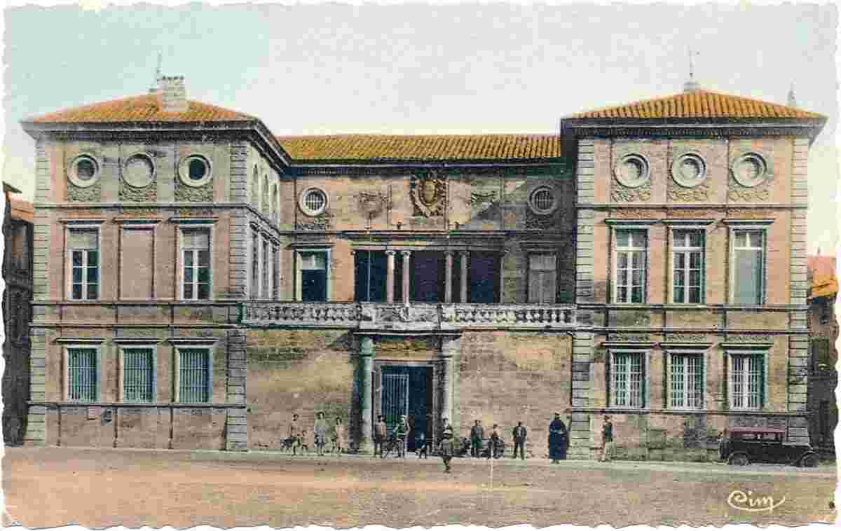 Beaucaire. Mairie, construite sous Louis XIV