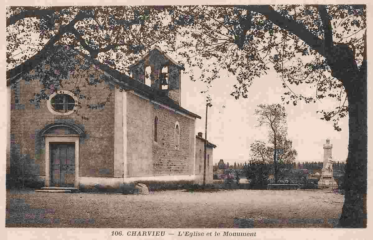 Charvieu-Chavagneux. L'Église et le Monument aux morts