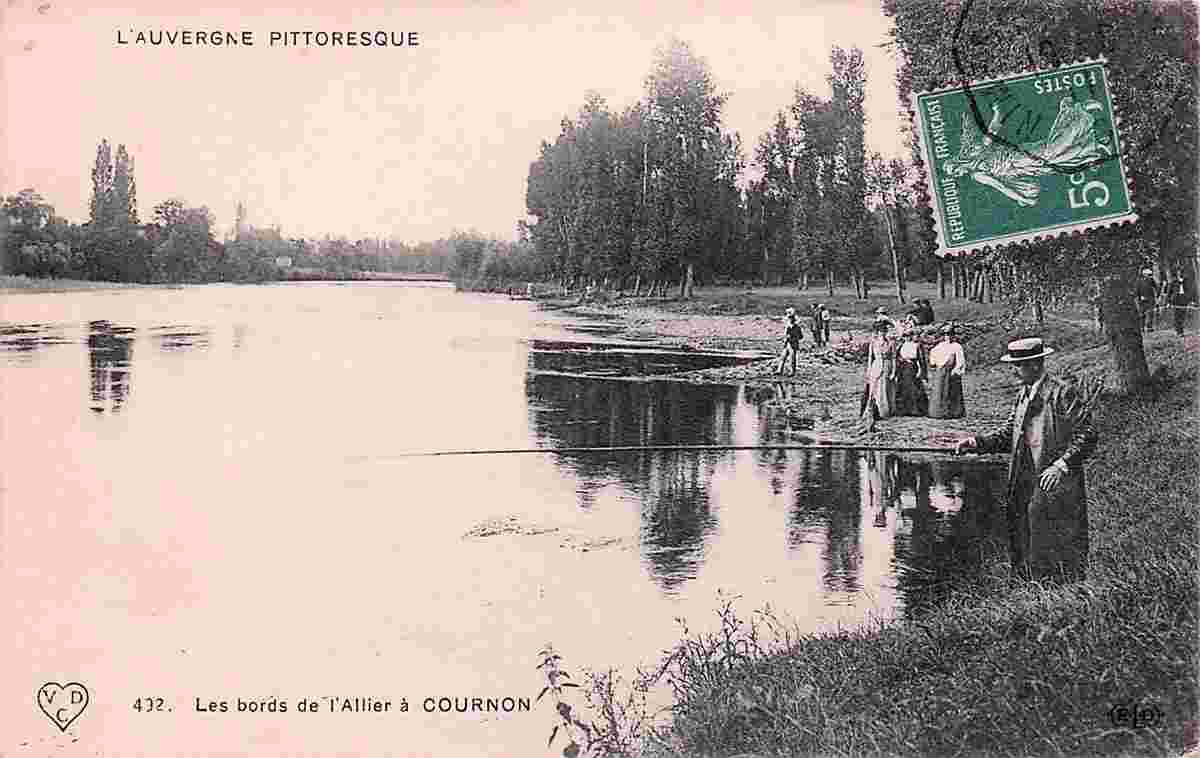 Cournon-d'Auvergne. Pêcheur sur les Bords de l'Allier, 1911