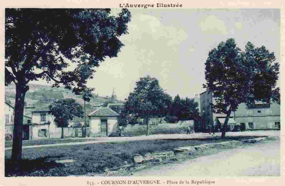 Cournon-d'Auvergne. Place de la République