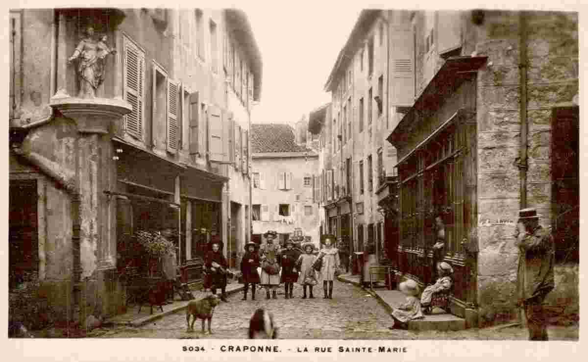 Craponne. Rue Sainte Marie