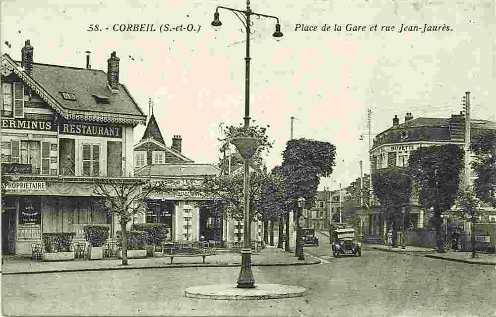 Corbeil-Essonnes. Place de la Gare