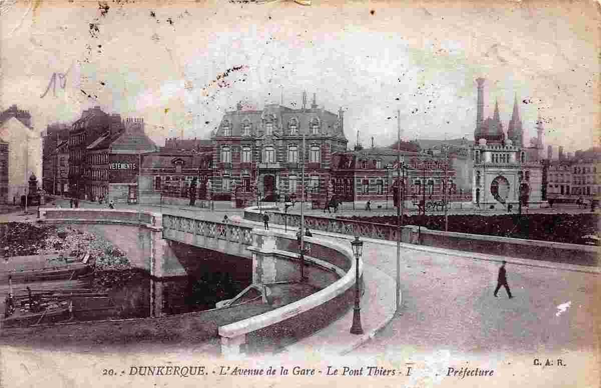 Dunkerque. Avenue de la Gare, le Pont Thiers, Préfecture