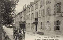 La Roche-sur-Yon. Un Coin de la Place d'Armes, l'Hôtel de l'Europe