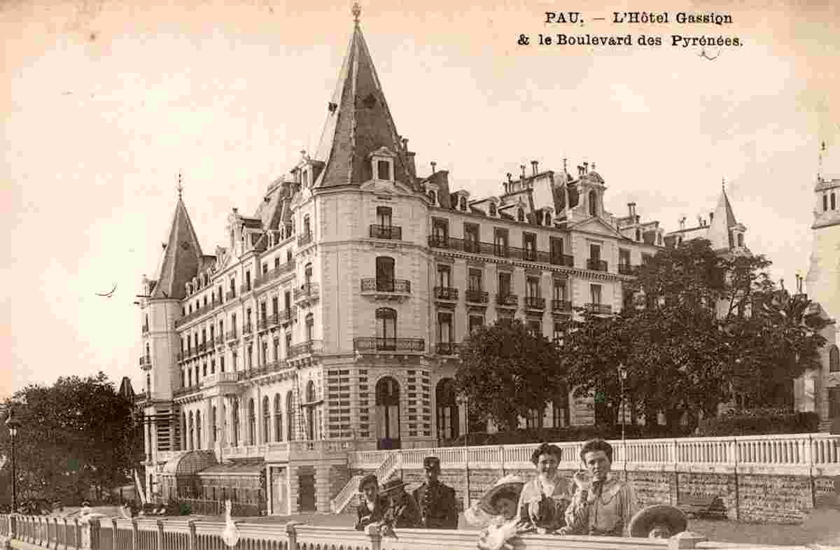 Pau. L'Hôtel Gassion et Boulevard des Pyrénées