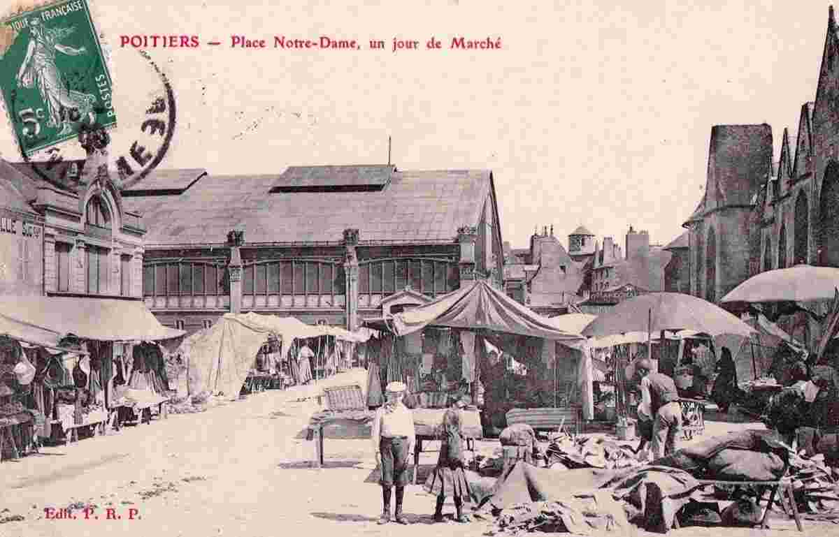 Poitiers. Marché sur Place Notre-Dame, 1908