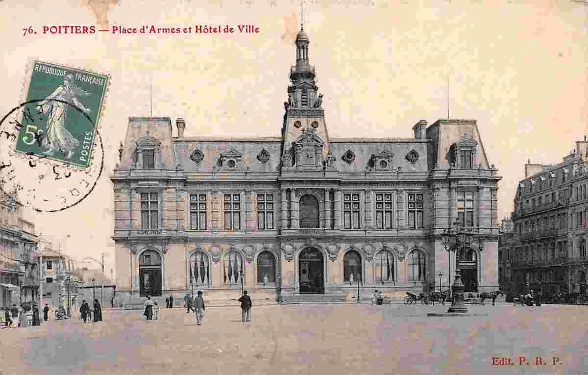 Poitiers. Place d'Armes et Hôtel de Ville, 1914