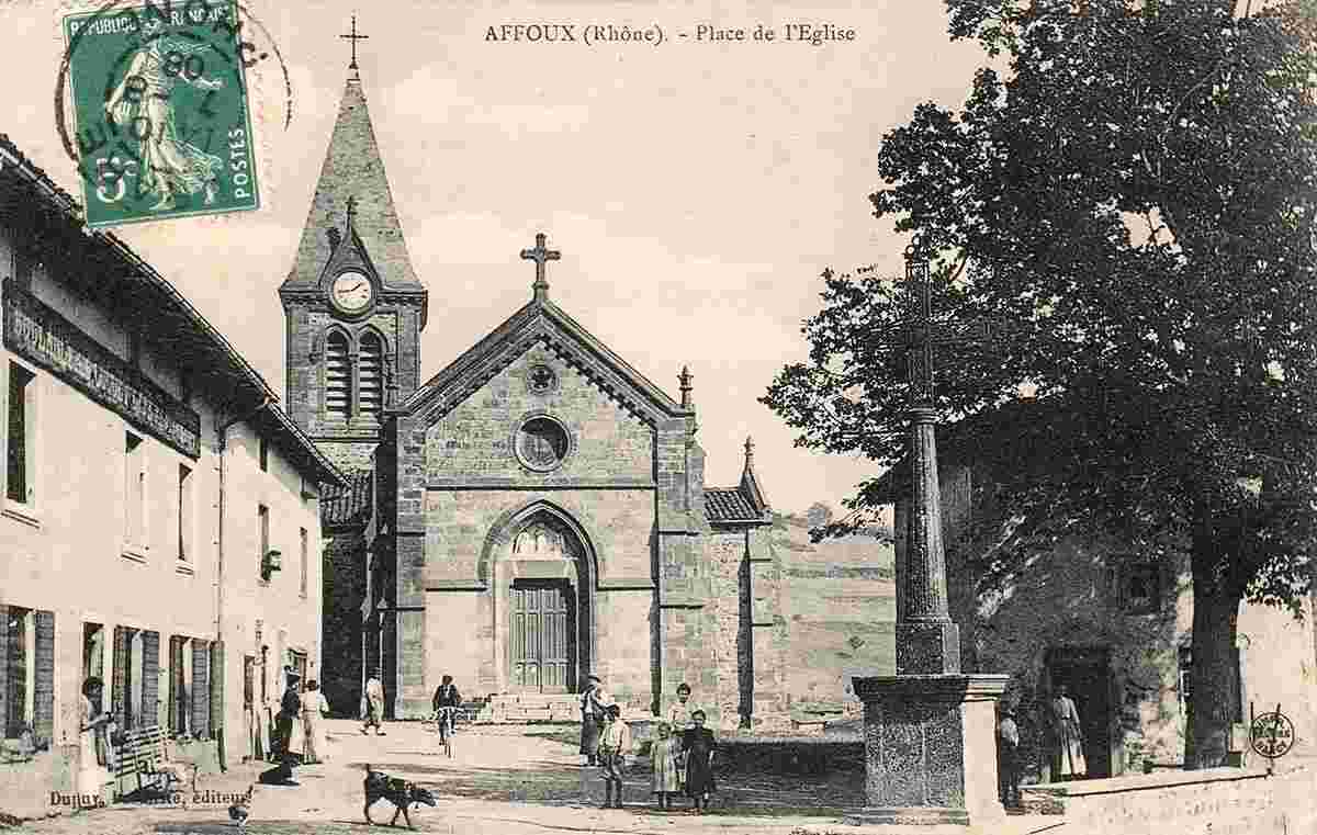 Affoux. Place de l'Eglise, 1908