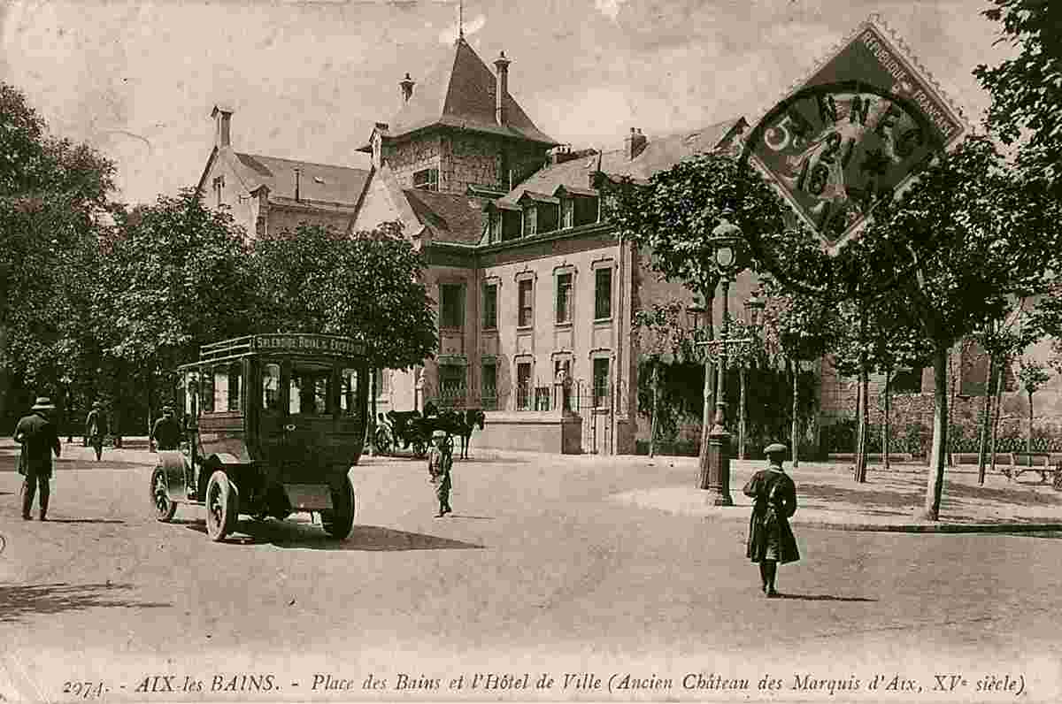 Aix-les-Bains. Place des Bains et l'Hôtel de Ville