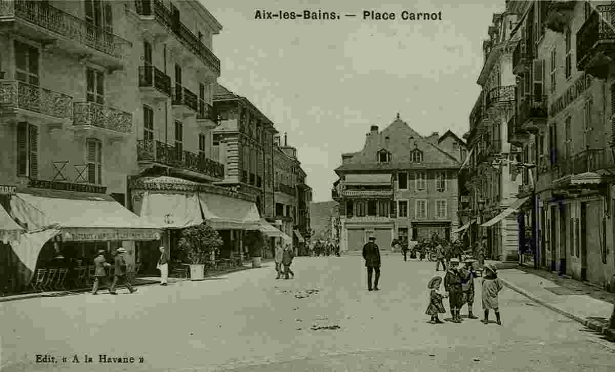 Aix-les-Bains. Place Carnot