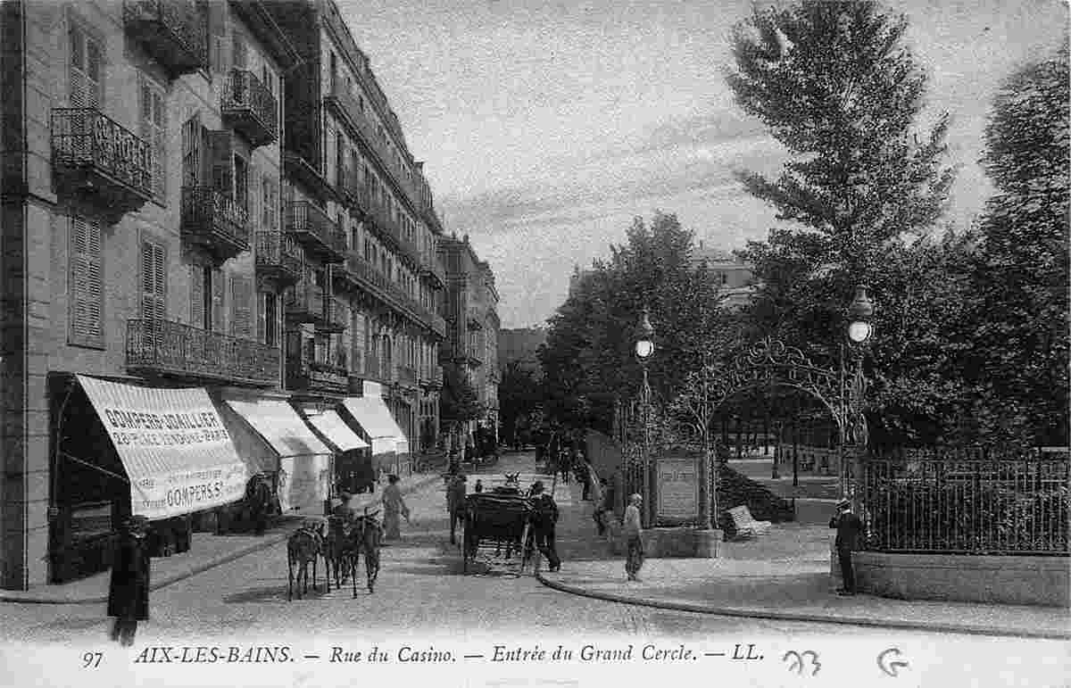 Aix-les-Bains. Rue du Casino