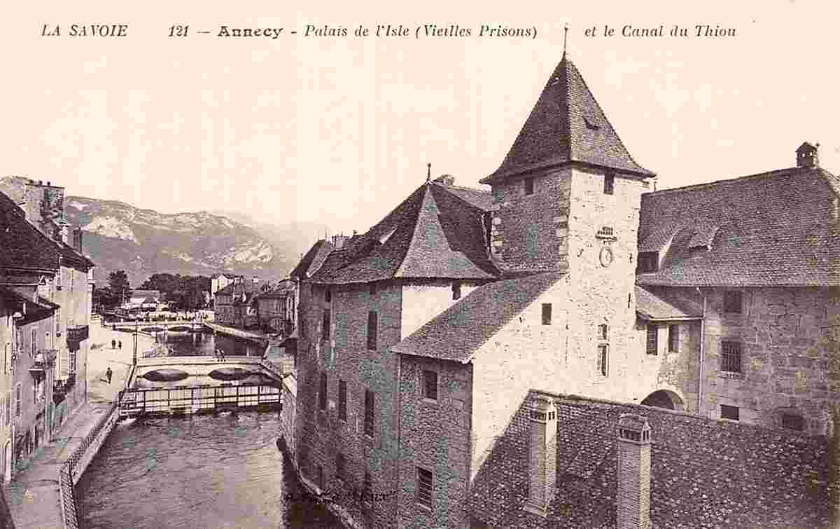Annecy. Palais de l'Isle (Vieille Prison) et le Сanal du Thiou