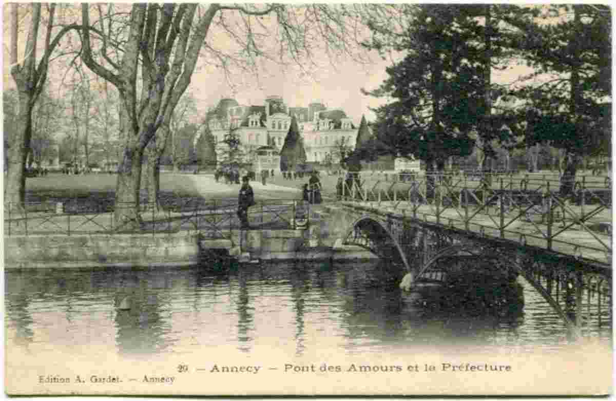 Annecy. Pont des Amours et la préfecture