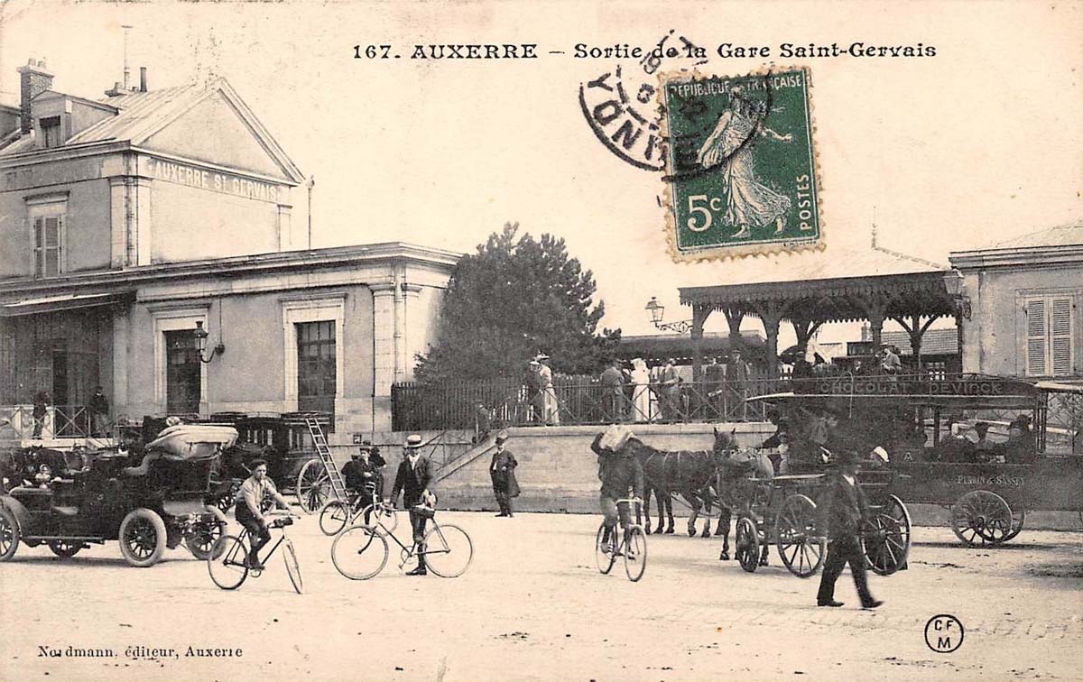 Auxerre. Sortie de la gare de Saint-Gervais