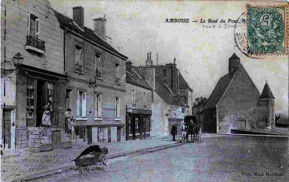 Amboise. Le Bout du Pont - Route de Blois