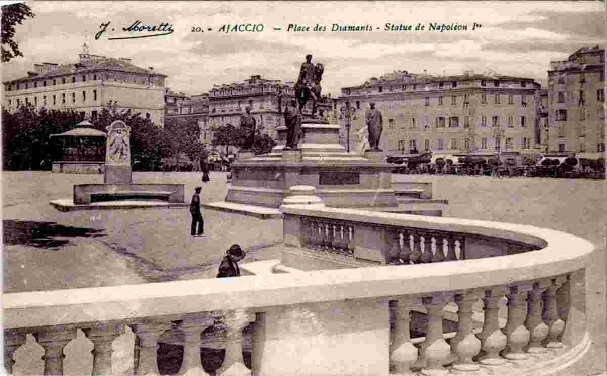 Ajaccio. Plaza des Diamants, Statue de Napoléon