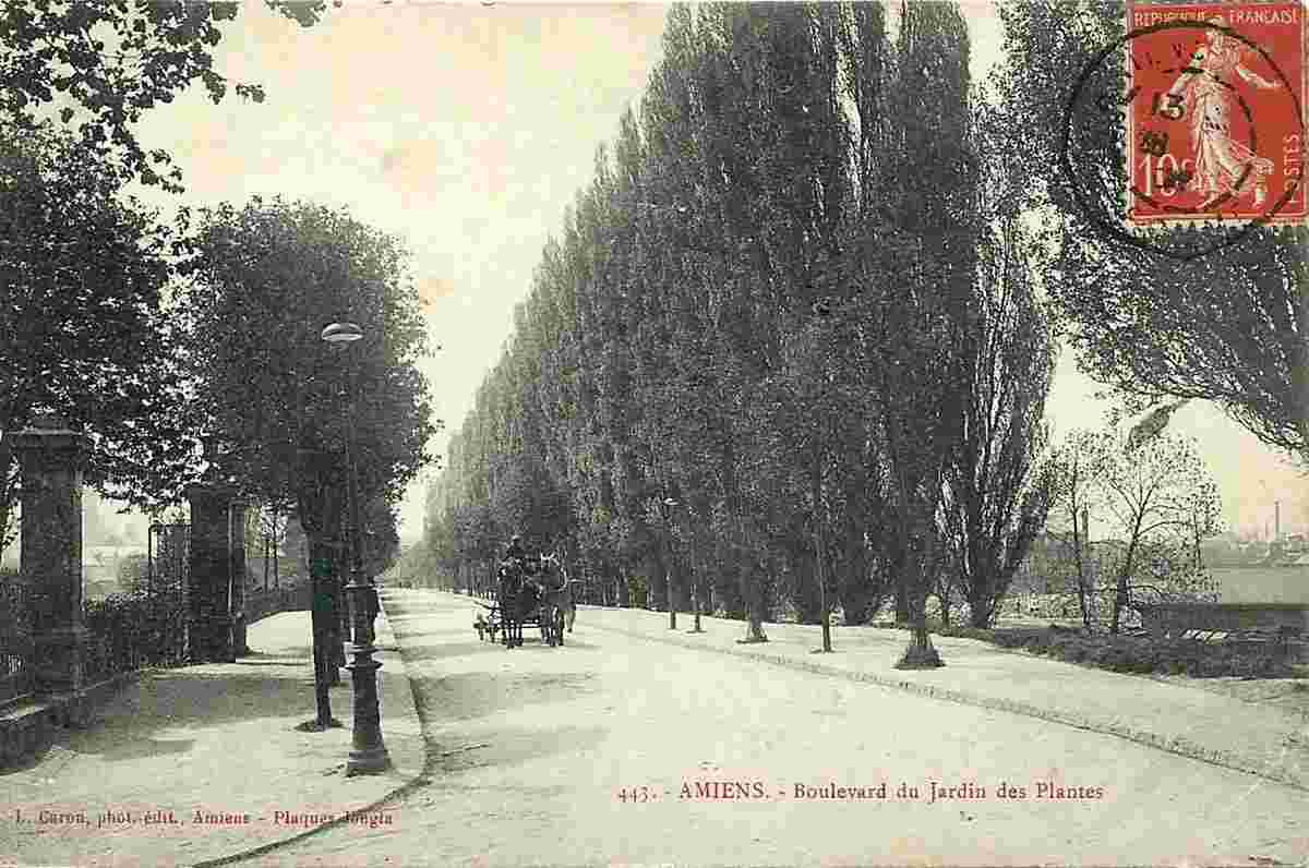 Amiens. Boulevard du Jardin des Platanes