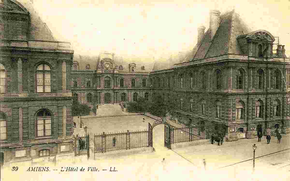 Amiens. Hôtel de Ville