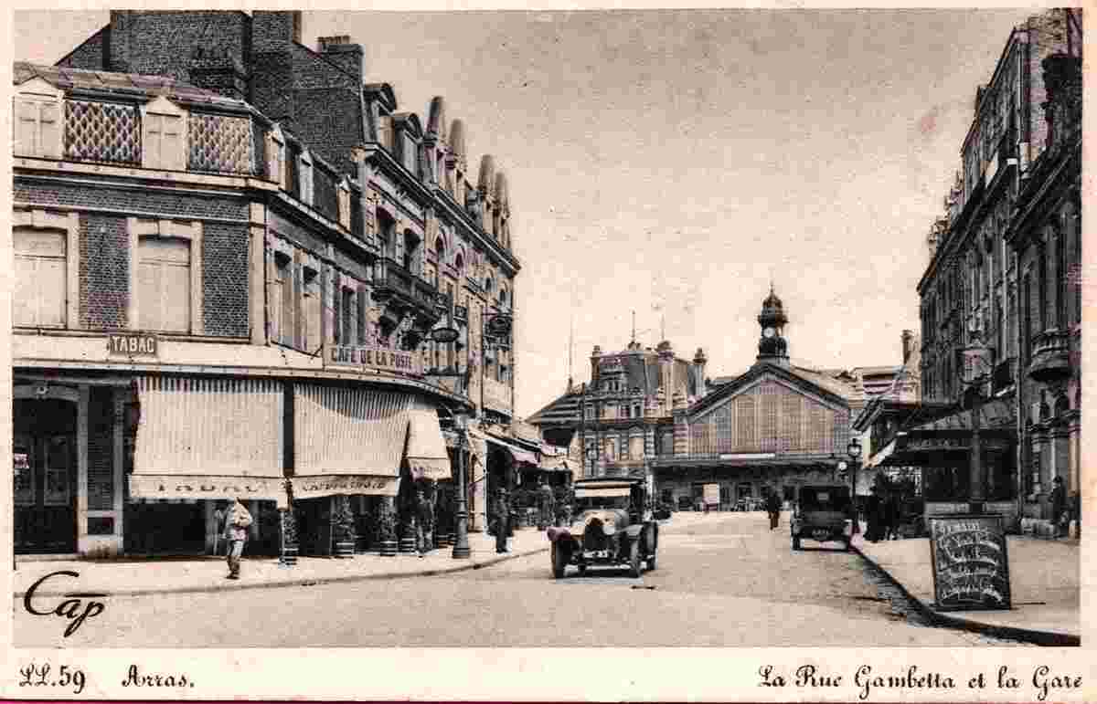 Arras. La Rue Gambetta et la Gare
