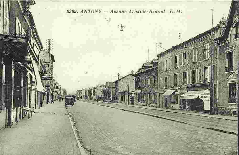 Antony. Avenue Aristide Briand