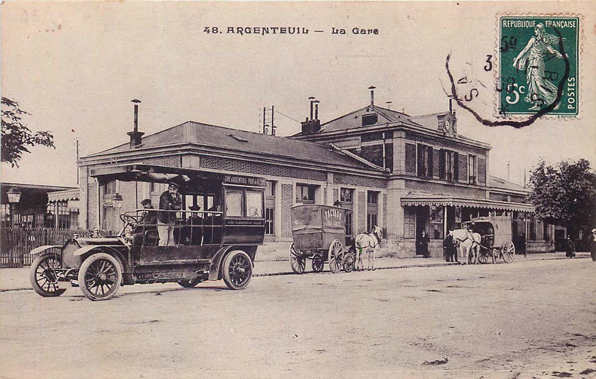 Argenteuil. La Gare et l'Autobus