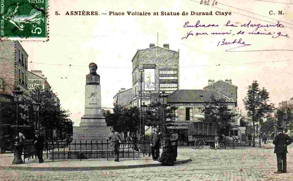Asnières-sur-Seine. Place Voltaire et statue de Durand Claye