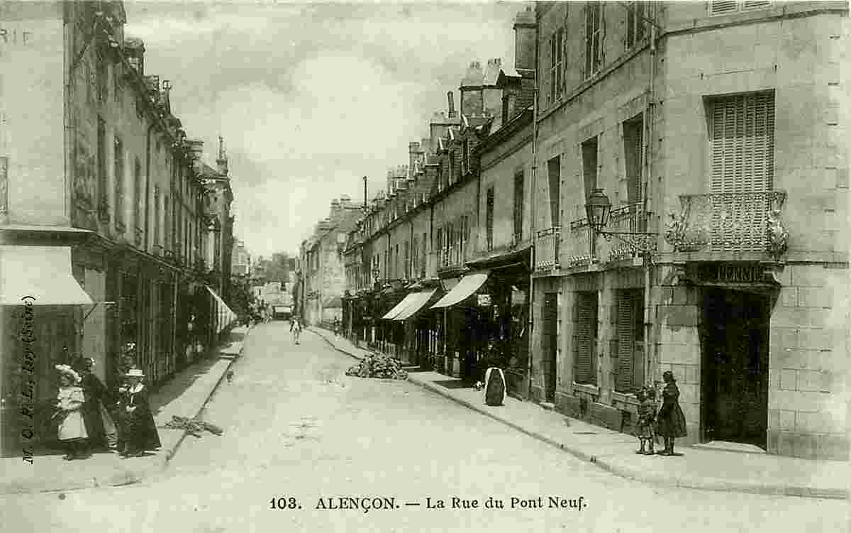 Alençon. Rue du Pont Neuf