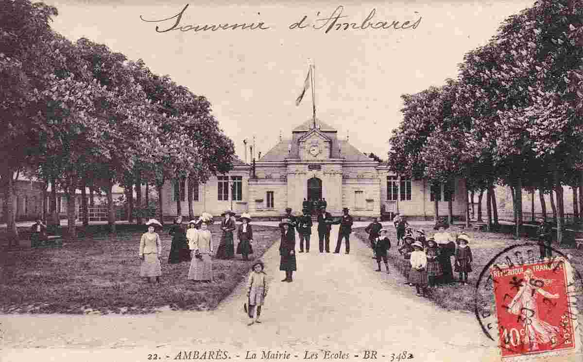 Ambarès-et-Lagrave. La Mairie, Les Ecoles