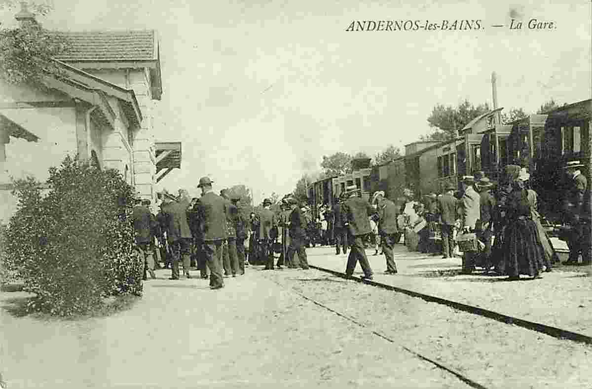Andernos-les-Bains. La Gare et le Train