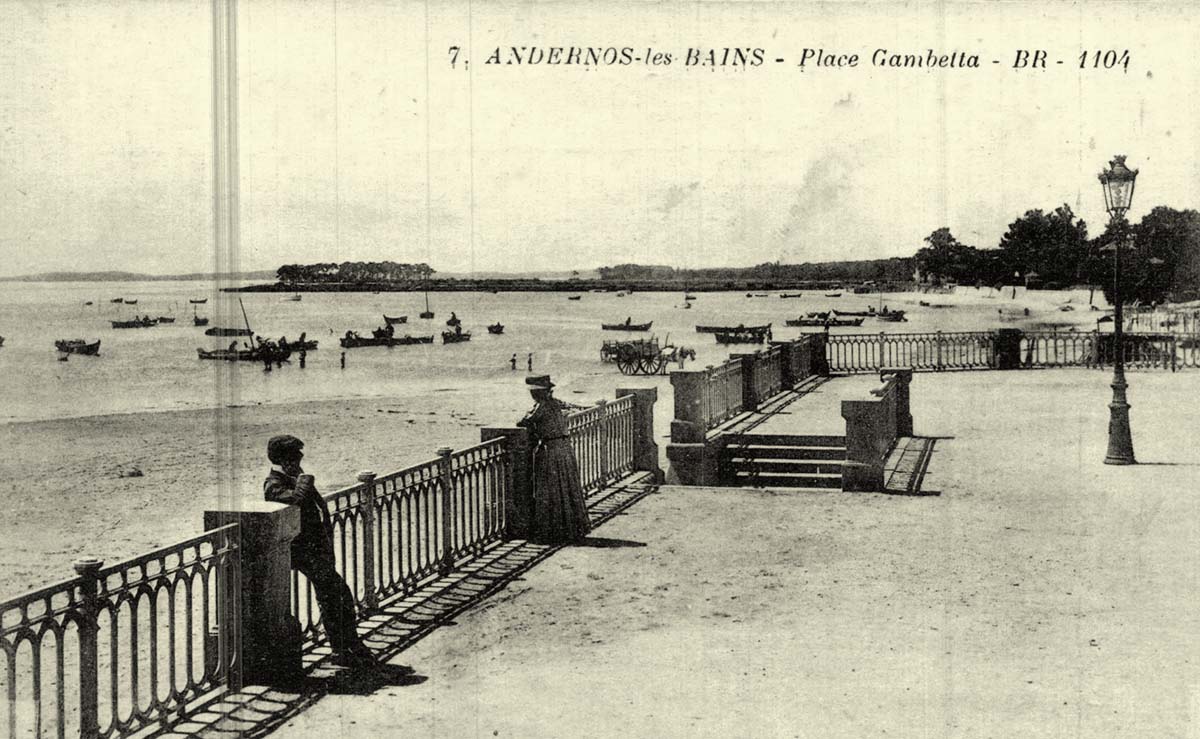 Andernos-les-Bains. Place Gambetta