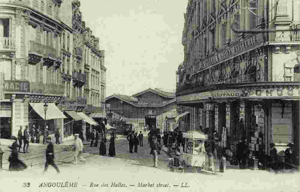 Angoulême. Rue des Halles