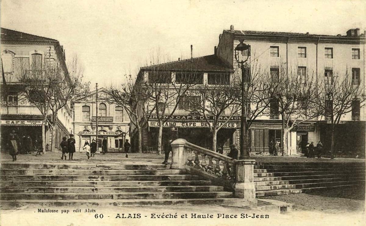 Alès. Evêché et Haute Place Saint Jean
