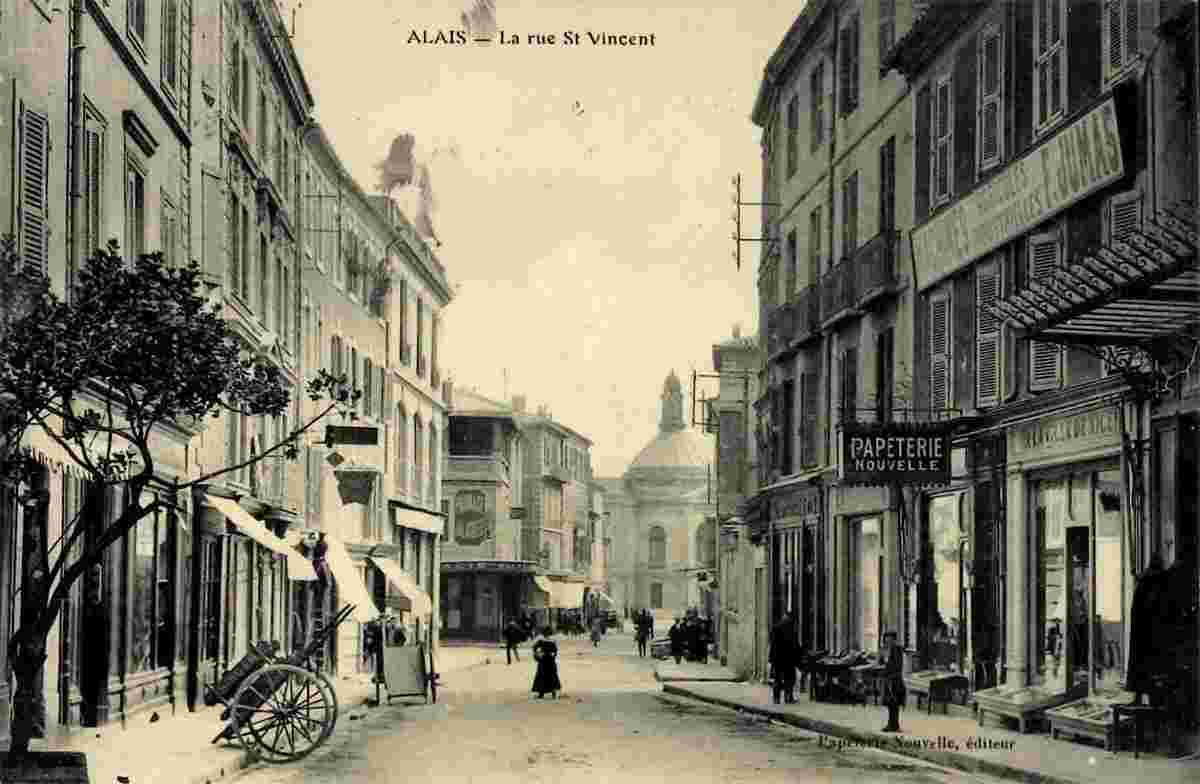 Alès. La rue Saint Vincent