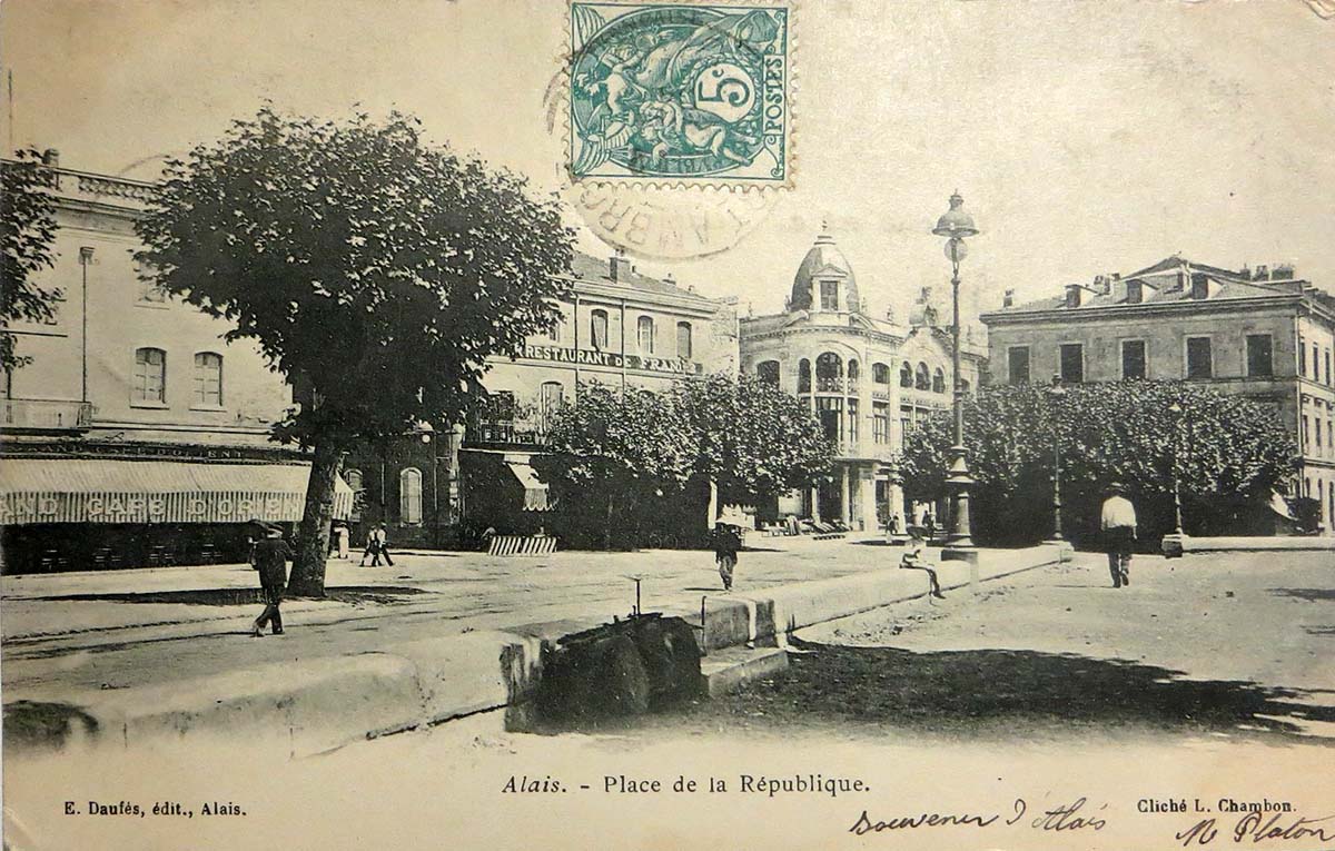 Alès. Place de la République, 1904