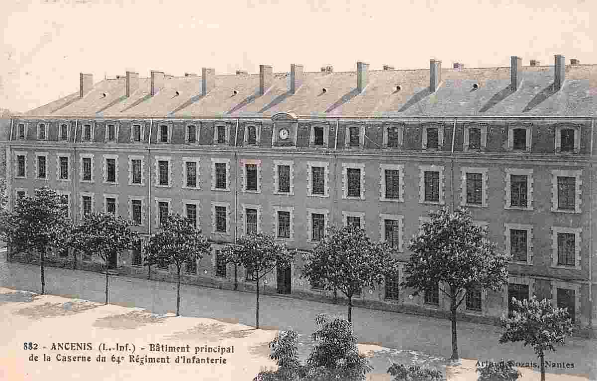 Ancenis-Saint-Géréon. Bâtiment principal de la Caserne du 64e Régiment d'Infanterie