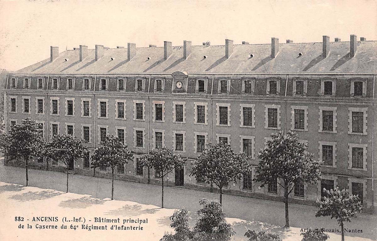 Ancenis-Saint-Géréon. Bâtiment principal de la Caserne du 64e Régiment d'Infanterie