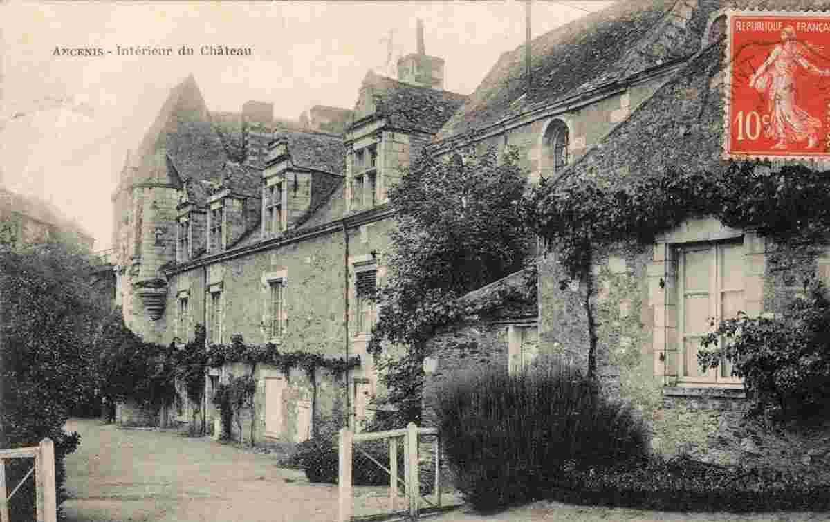 Ancenis-Saint-Géréon. Interieur du Chateau, 1912