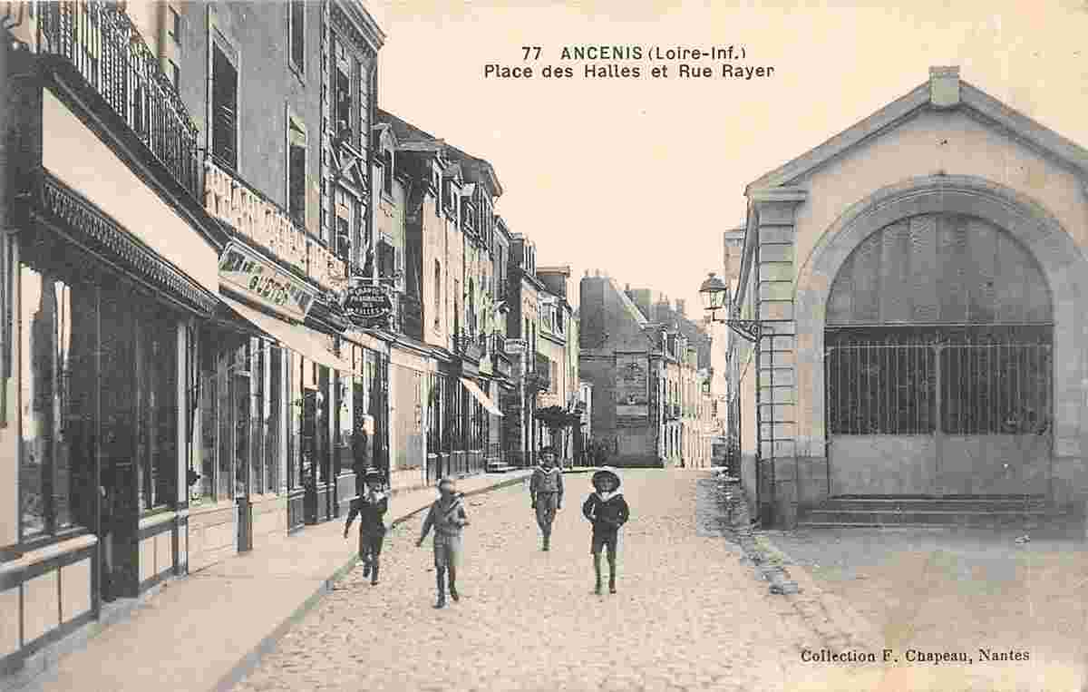 Ancenis-Saint-Géréon. Place des Halles et Rue Rayer