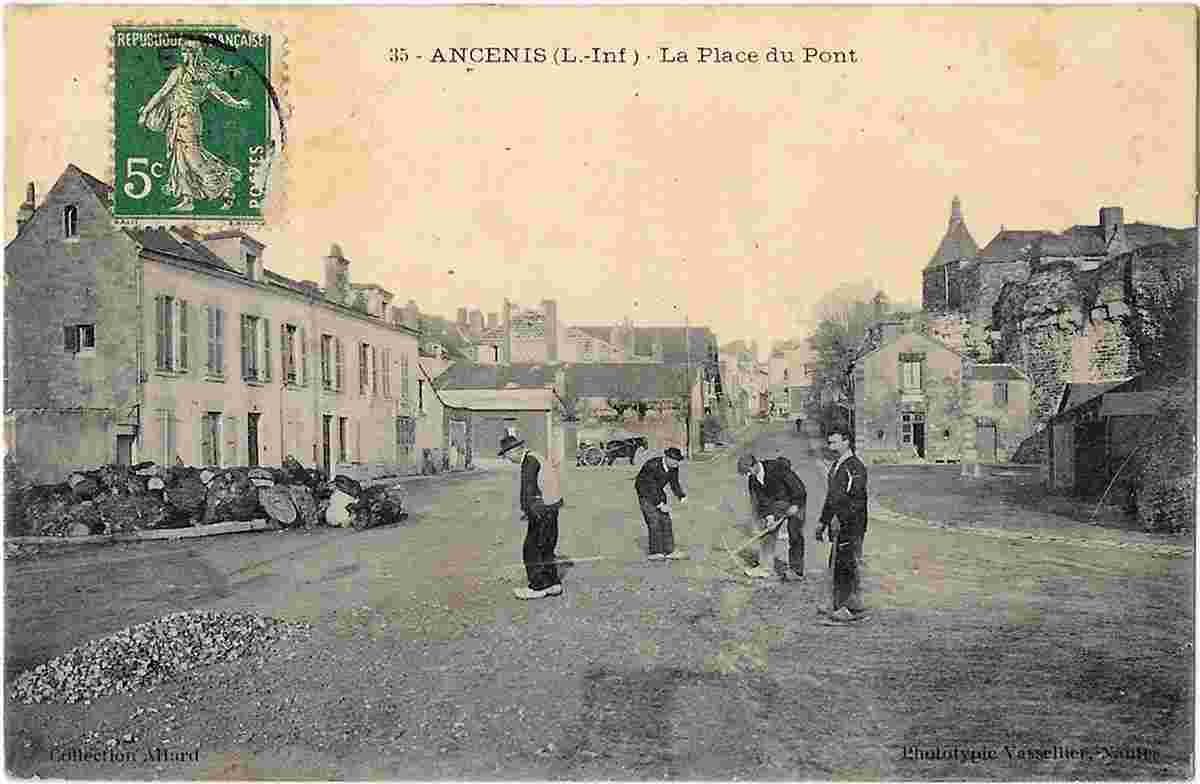 Ancenis-Saint-Géréon. Place du Pont